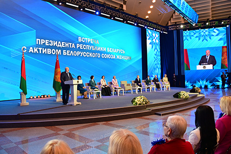 Лукашэнка мае намер прадоўжыць праграму сямейнага капіталу
