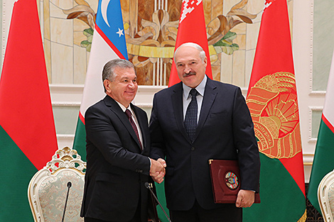 Лукашэнка павіншаваў Прэзідэнта Узбекістана з днём нараджэння