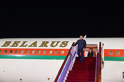 Лукашэнка прыбыў з дзяржаўным візітам у Кітай