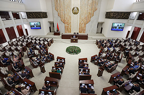 Сергяенка акрэсліў перад дэпутатамі задачы пры падрыхтоўцы да трэцяй сесіі
