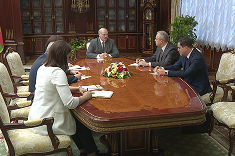 Лукашэнка: эканоміцы ўвага перш за ўсё