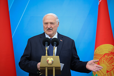 Лукашэнка: трэба разгрузіць Мінск і захаваць вёску