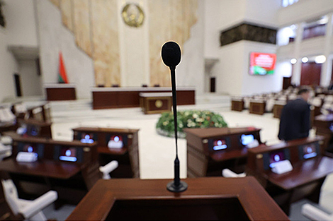 Беларускія парламентарыі прымаюць удзел у назіранні за парламенцкімі выбарамі ў Таджыкістане