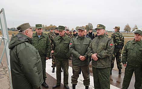 Лукашэнка адкрыта выказаўся аб сітуацыі ў арміі і фактах дзедаўшчыны