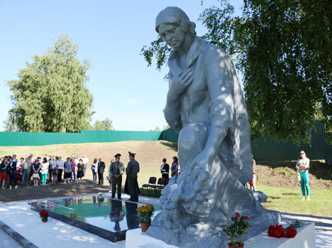 Мемориальная плита в память о расстрелянных фашистами мирных жителях установлена в Воложине