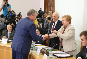 Nikolai Ulakhovich gets registered as presidential candidate in Belarus