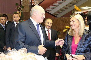 Лукашэнка прапануе выпрацаваць міжнародныя стандарты правядзення выбараў