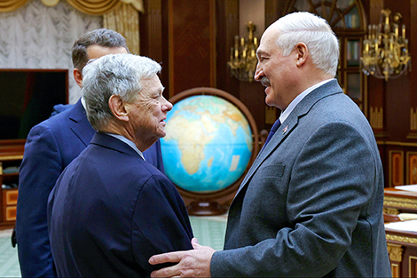 卢卡申科会见美国白俄罗斯事务特使约翰·科尔