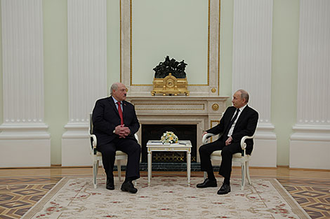 经济、太空、边境安全和乌克兰：卢卡申科与普京在克里姆林宫会谈的细节