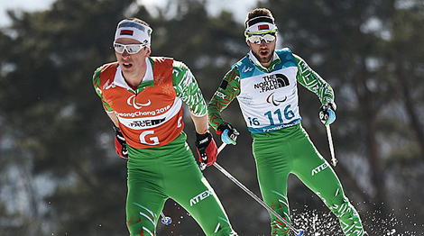 卢卡申科祝贺尤里·戈卢布获得平昌冬季残奥会金牌