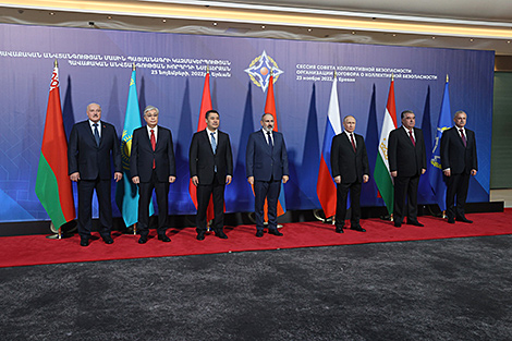 卢卡申科参加埃里温集体安全条约组织峰会