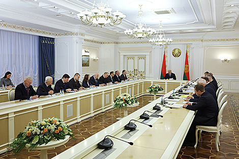 卢卡申科指出政府在支持科学领域的巨大缺陷