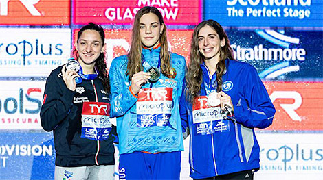 白罗斯游泳选手安娜斯塔西娅•什库尔代在格拉斯哥欧洲锦标赛100米蝶泳中赢得了金牌