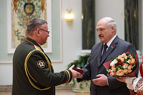 白罗斯人肯定知道：一切都在我们手中—卢卡申科向荣誉人士颁发国家奖项