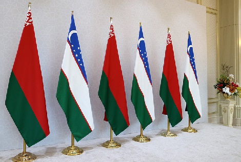 卢卡申科与米尔济约耶夫的正式谈判在乌兹别克斯坦总统官邸举行
