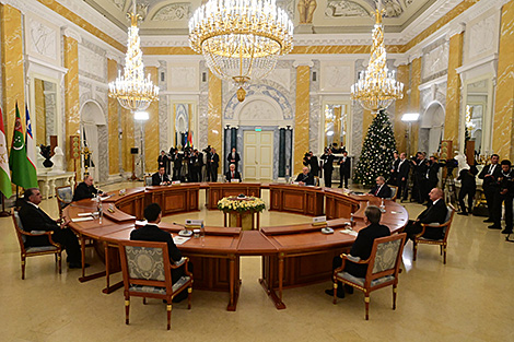 卢卡申科参加独联体国家领导人非正式会议