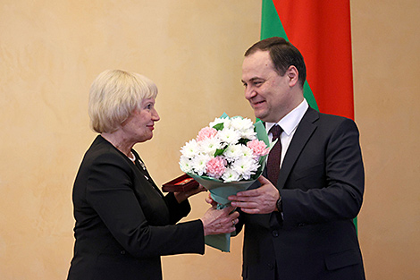 戈洛夫琴科向不同领域的代表颁发了国家奖项