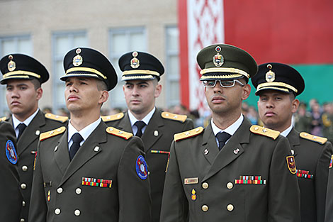 自1995年以来，白罗斯军事学院已培训了1,500多名外国人