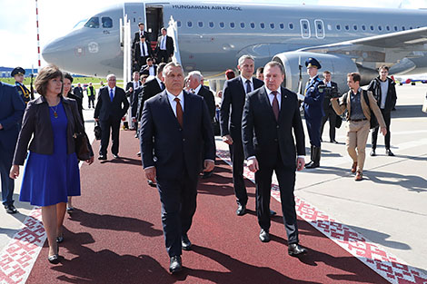 匈牙利总理欧尔班抵达白罗斯进行正式访问