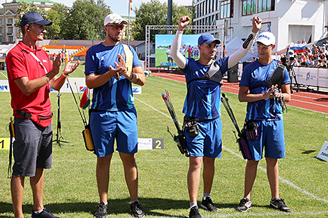 白俄罗斯射箭运动员在第二届独联体运动会上夺得两枚银牌