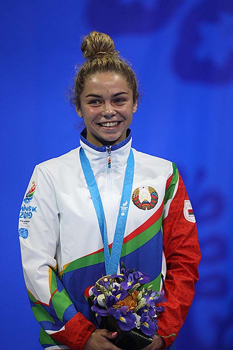 白罗斯人安菲萨·科帕耶娃在欧运会桑勃式摔跤比赛中获得第三名