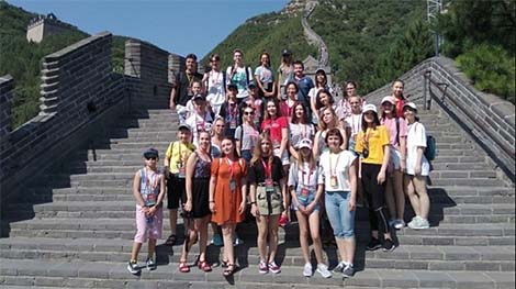 中国和白罗斯学童交流计划：了解遗迹和传统