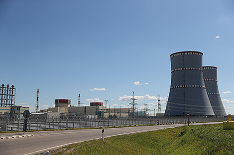 白罗斯核电站开始向第一座发动机组的反应堆中装载核燃料