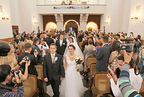 三分之一的白罗斯人在25-29岁时结婚—白罗斯国家统计委员会