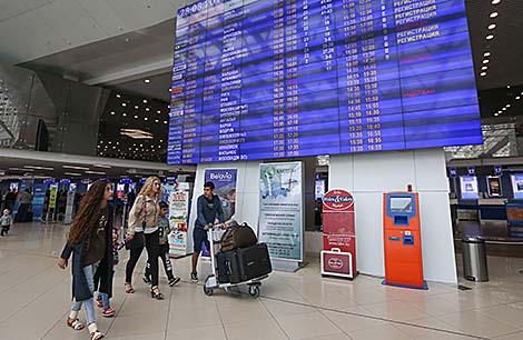 大约24.4万个游客经过明斯克机场免签证旅行前往白罗斯