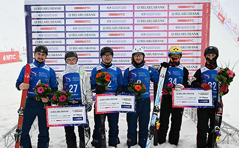 白罗斯自由式滑雪选手巴维尔·迪克和斯塔尼斯拉夫·格拉琴科赢得了在“劳比奇”举行的国际花样跳台滑雪比赛