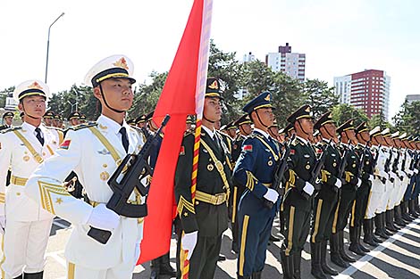 中国军人抵达参加白罗斯独立日阅兵