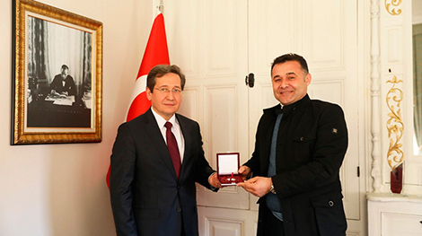 白罗斯大使访问了土耳其南部地区，在那里他们讨论了贸易和文化纽带的前景