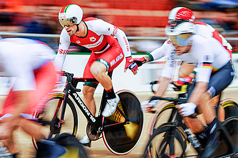 白罗斯人在自行车赛道的莫斯科大奖赛上获得铜牌