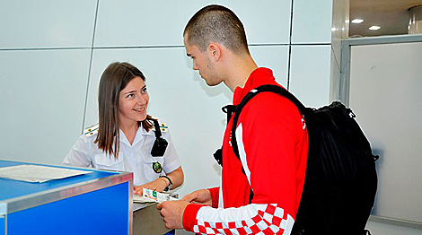 欧洲运动会参与者乘坐的飞机每10-15分钟抵达明斯克