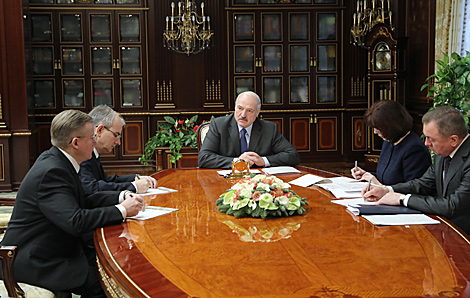 总统任命新一届白罗斯驻波兰与西班牙大使