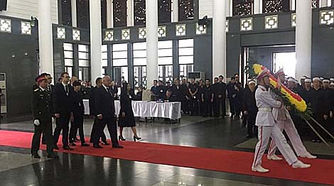 米亚斯尼科维奇在河内参加了越南总统的告别仪式