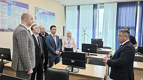 明斯克国家机场计划将人工智能引入安全系统