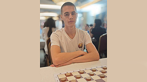 白俄罗斯选手吉霍诺夫成为快速跳棋世界冠军