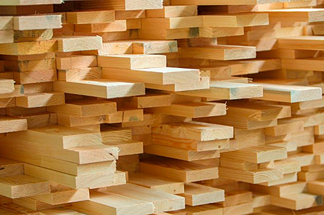 一批白罗斯锯木以160万美元的价格卖给了中国