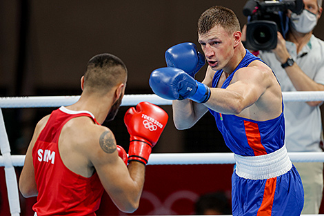 白罗斯拳击手弗拉基斯拉夫·斯米亚格利科夫赢得奥运会首战