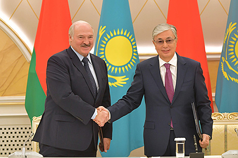 哈萨克斯坦总统祝贺卢卡申科再次当选白罗斯总统