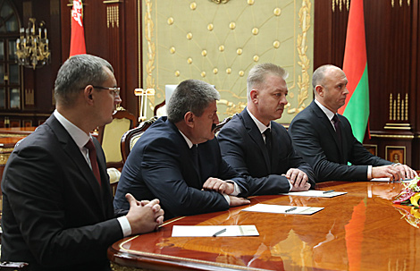 卢卡申科要求地方领导在选举期间积极工作