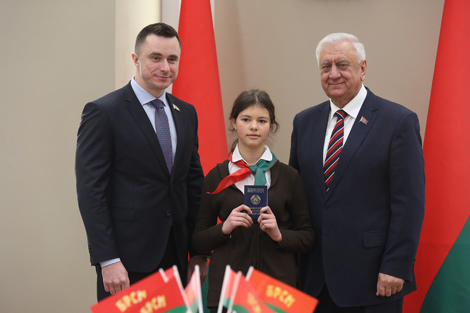 米亚斯尼科维奇：白俄罗斯希望青年将提出建议和倡议