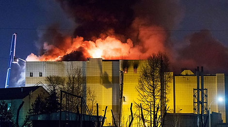 卢卡申科就克麦罗沃购物中心火灾事故向普京和图列耶夫表示哀悼