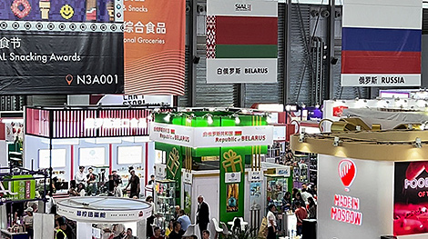 白俄罗斯生产商在上海最大的食品博览会上展出