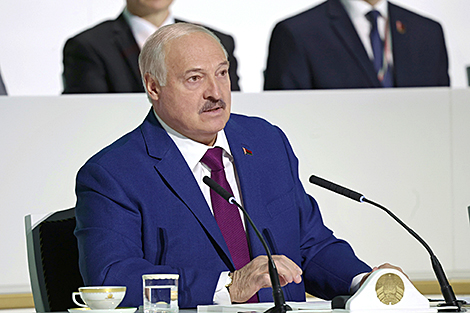 “好好想想，别以后再被国家冒犯”—卢卡申科谈专家派遣问题