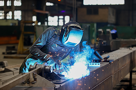 “学生只能拿到微薄的报酬”—卢卡申科提议考虑为在职培训提供激励措施