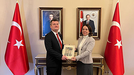 白俄罗斯总领事与土耳其外交部驻伊斯坦布尔代表讨论合作前景