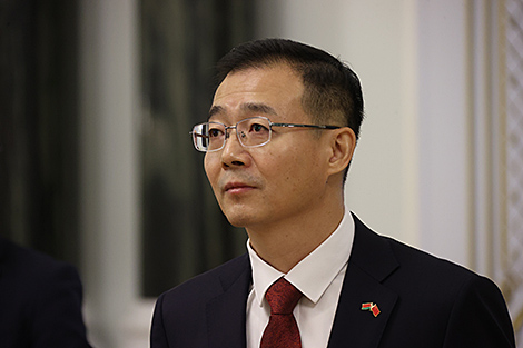 中白合作要把彼此发展战略结合起来