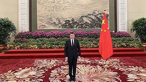 白罗斯大使向习近平主席递交国书